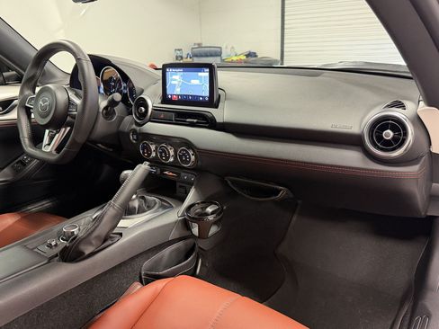 Used 2023 MAZDA MX-5 Miata Grand Touring RWD image 30