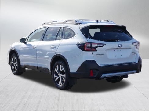 Used 2022 Subaru Outback Touring image 5