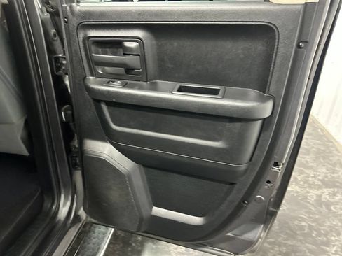 Used 2017 RAM 1500 Express AWD/4WD image 19