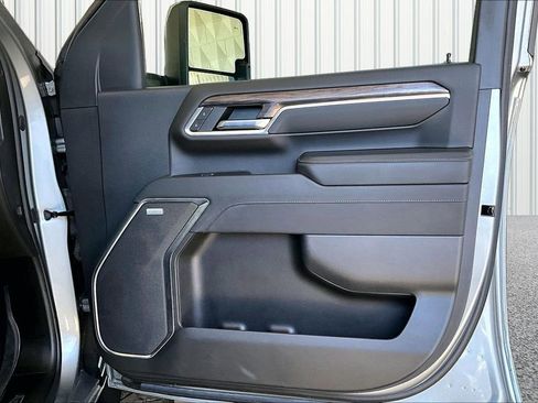 Used 2024 Chevrolet Silverado 2500 LTZ w/ LTZ Plus Package AWD/4WD image 18