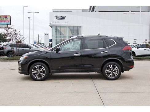 Certified 2019 Nissan Rogue SV w/ Premium Package image 3