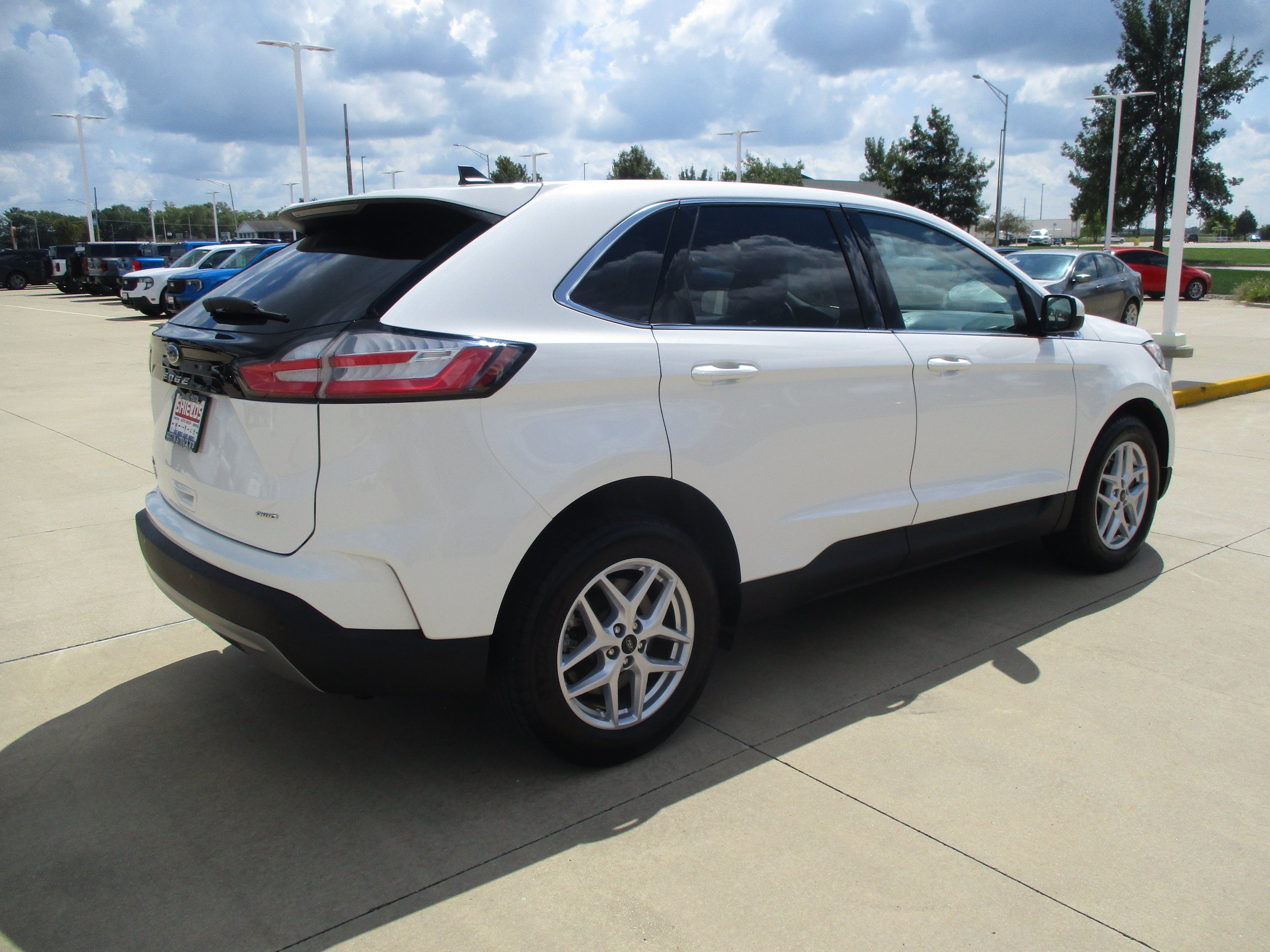 Used 2024 Ford Edge SEL w/ Convenience Package AWD/4WD image 7