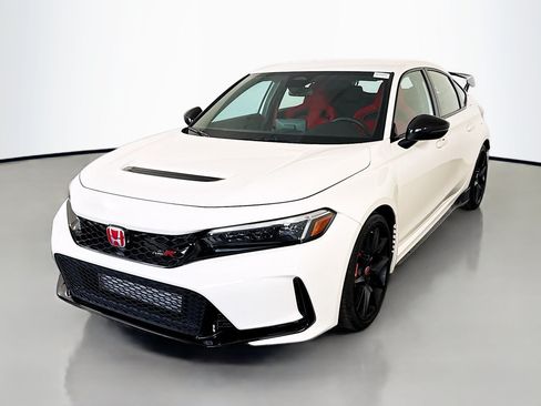 Used 2024 Honda Civic Type R image 4