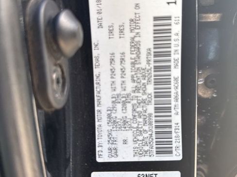 Used 2018 Toyota Tacoma SR image 4