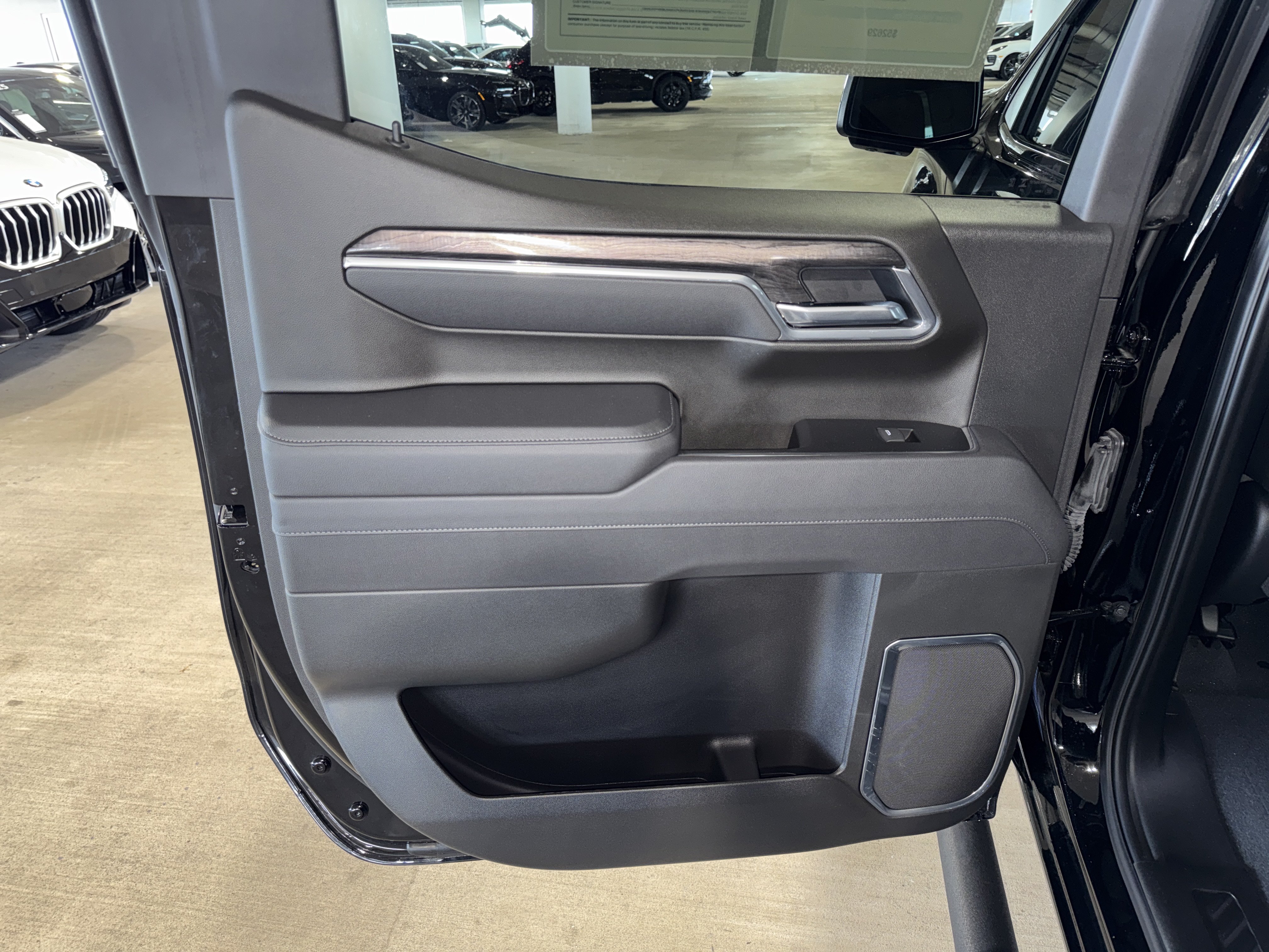 Used 2025 Chevrolet Silverado 1500 LTZ w/ LTZ Premium Package AWD/4WD image 16