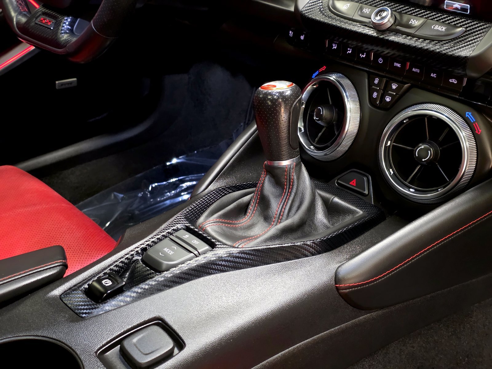 Used 2018 Chevrolet Camaro SS RWD image 34