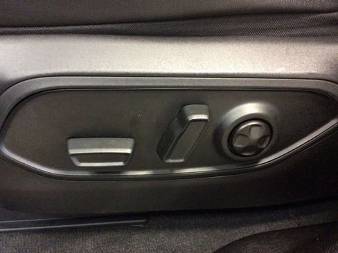 Used 2024 Jeep Grand Cherokee L Laredo image 16