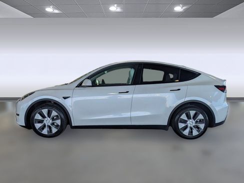 Used 2021 Tesla Model Y Long Range image 2