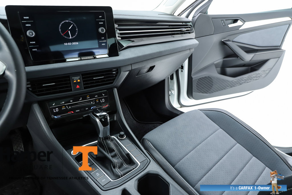 Used 2025 Volkswagen Jetta SE w/ Sunroof Package FWD image 23