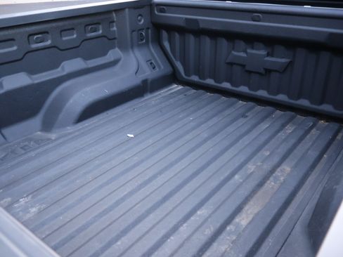 Used 2026 Chevrolet Colorado ZR2 w/ Technology Package AWD/4WD image 30