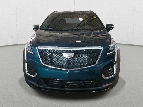 Used 2025 Cadillac XT5 Sportv w/ Technology Package image 2