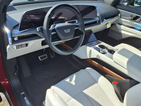 New 2026 Cadillac Vistiq Luxury image 3