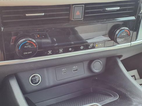 Certified 2022 Nissan Rogue SV image 7