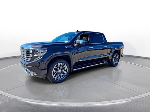 Used 2023 GMC Sierra 1500 Denali w/ Denali Reserve Package AWD/4WD image 4
