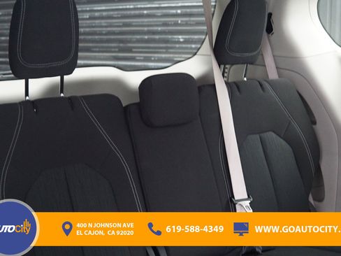 Used 2023 Chrysler Voyager LX FWD image 15