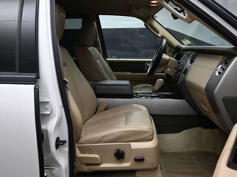 Used 2012 Ford Expedition XLT AWD/4WD image 24