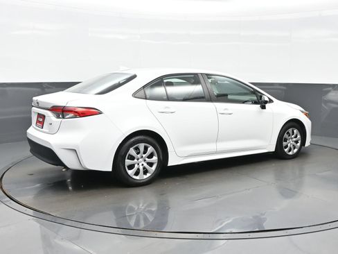Used 2024 Toyota Corolla LE FWD image 6