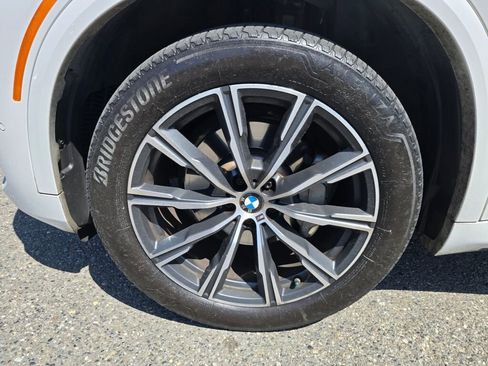 Used 2021 BMW X5 xDrive40i w/ M Sport Package AWD/4WD image 10