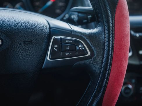 Used 2015 Ford Focus Titanium image 18