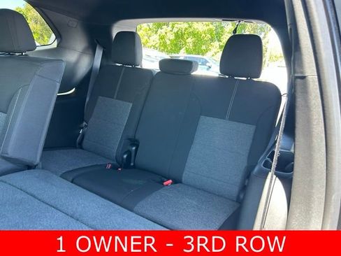 Used 2025 GMC Acadia Elevation image 16