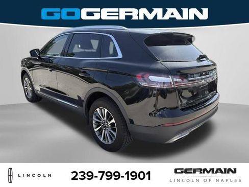 Used 2023 Lincoln Nautilus AWD w/ Premium Package image 5