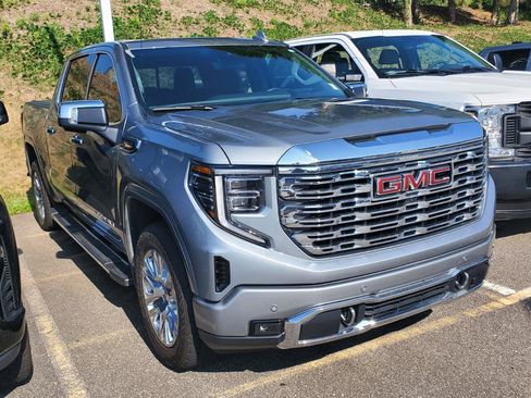 Used 2024 GMC Sierra 1500 Denali w/ Technology Package AWD/4WD image 2