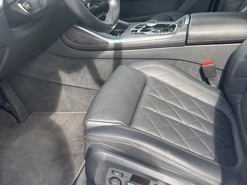 Used 2024 BMW X7 xDrive40i AWD/4WD image 3
