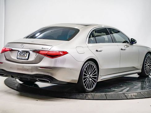 Certified 2022 Mercedes-Benz S 500 4MATIC image 4