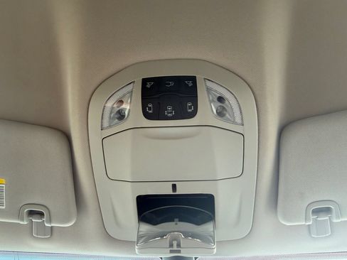 Used 2023 Chrysler Pacifica Touring-L FWD image 30