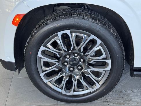 Certified 2024 GMC Yukon Denali Ultimate image 4