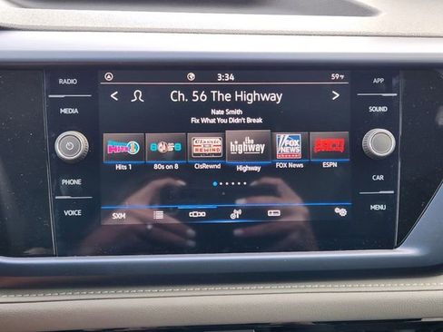 New 2024 Volkswagen Taos SE image 12