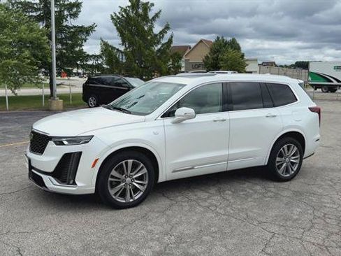 Certified 2023 Cadillac XT6 Premium Luxury AWD/4WD image 4