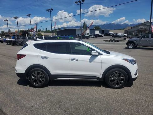 Used 2017 Hyundai Santa Fe Sport w/ Cargo Package AWD/4WD image 5