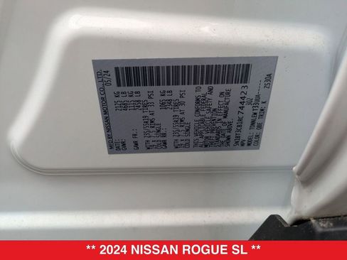 Certified 2024 Nissan Rogue SL image 40