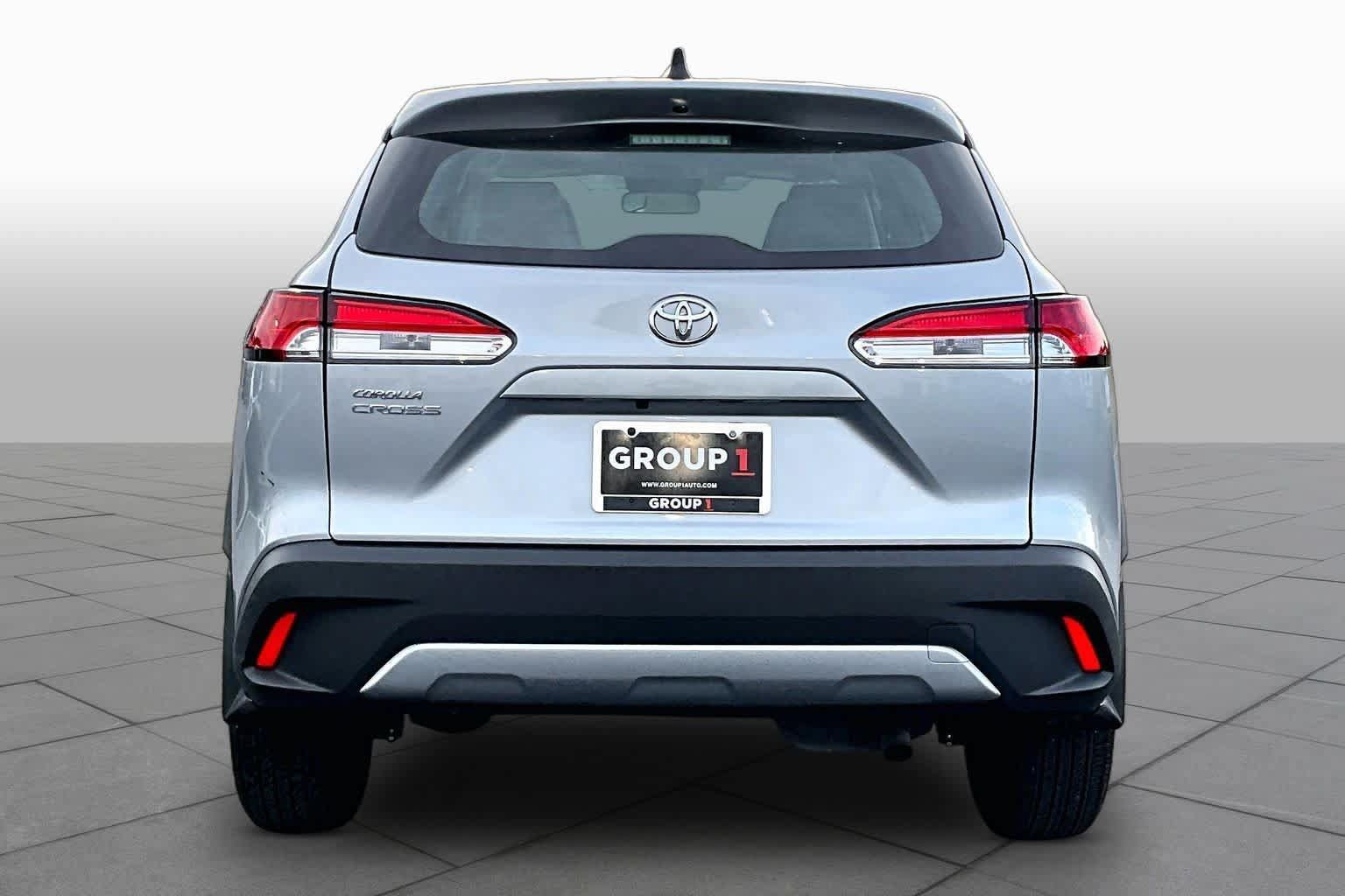 Used 2025 Toyota Corolla Cross L FWD image 5