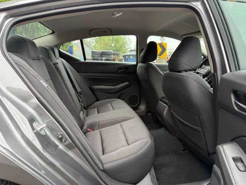 Used 2024 Nissan Altima 2.5 SV FWD image 10