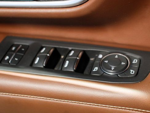 Used 2021 Chevrolet Suburban High Country w/ Premium Package image 19