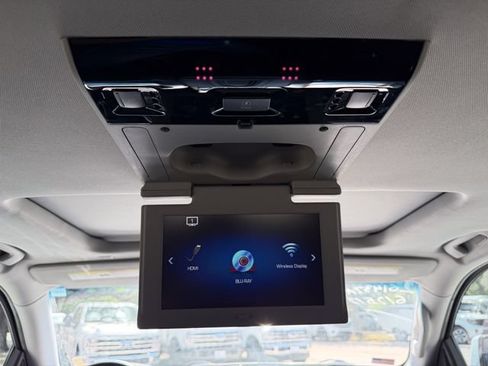 Used 2020 Cadillac Escalade Premium Luxury AWD/4WD image 18