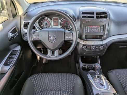 Used 2019 Dodge Journey SE FWD image 18