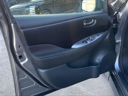 Certified 2023 Nissan Leaf S image 9