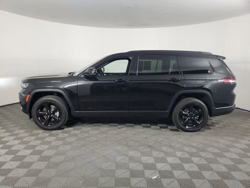 Used 2025 Jeep Grand Cherokee L Altitude image 7