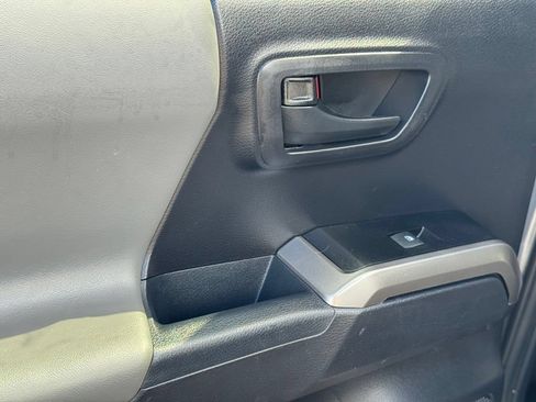 Used 2021 Toyota Tacoma SR5 w/ Technology Package AWD/4WD image 14
