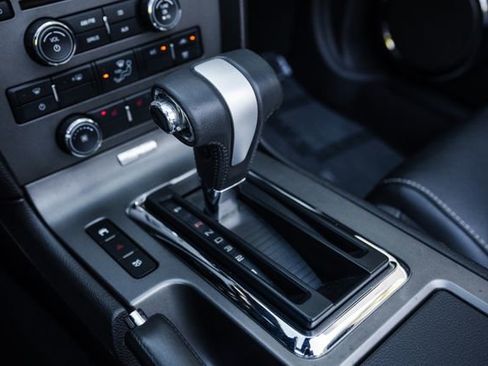 Used 2010 Ford Mustang GT Premium image 10