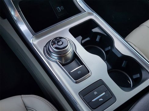 Used 2022 Ford Edge Titanium image 20