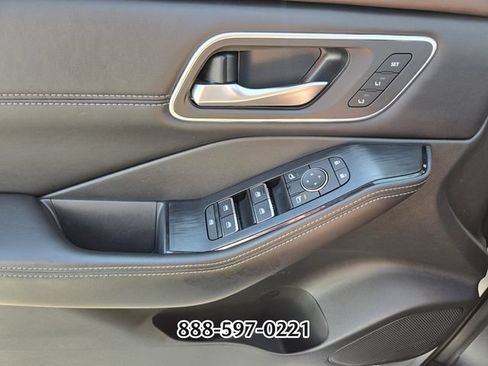 Used 2021 Nissan Rogue SL FWD image 31