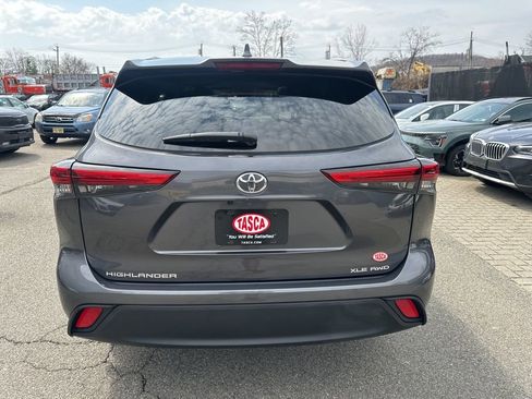 Used 2023 Toyota Highlander XLE image 5
