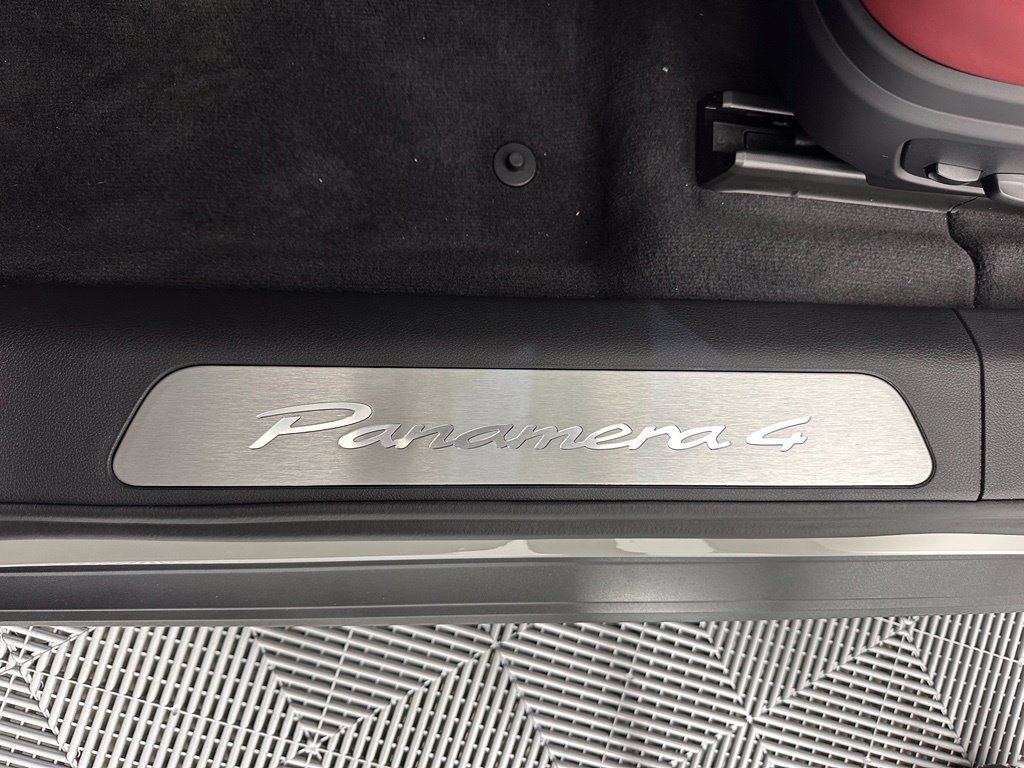 Used 2026 Porsche Panamera RWD image 20