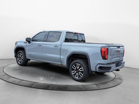 Used 2025 GMC Sierra 1500 AT4 w/ AT4 Premium Package AWD/4WD image 5
