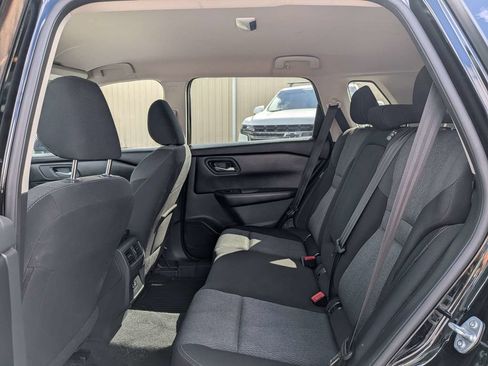 Used 2025 Nissan Rogue SV AWD/4WD image 13