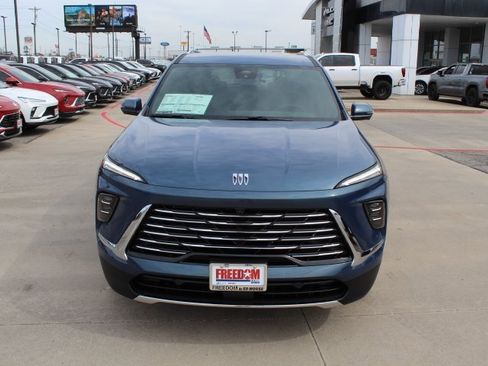 New 2026 Buick Enclave Preferred image 8